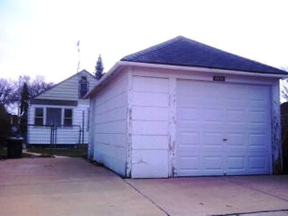 2nd image of 6614 W Lincoln Ave