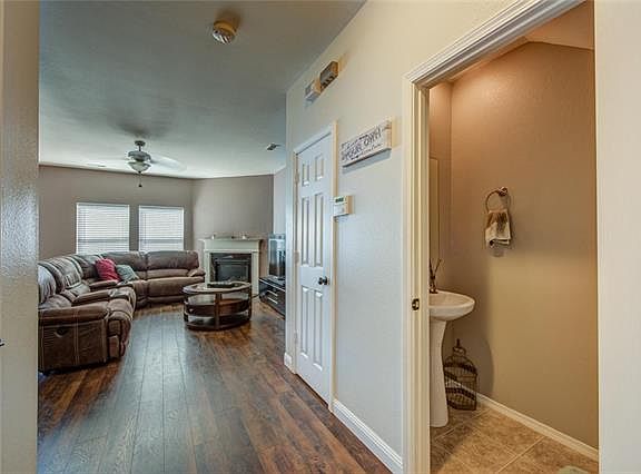 5th image of 1709 Hollybrook Ave