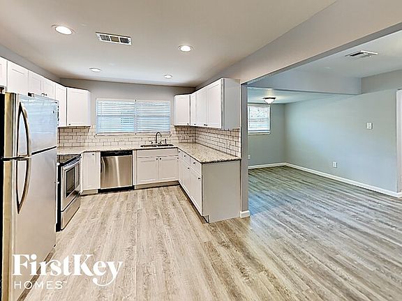 5th image of 2817 Oak Dr