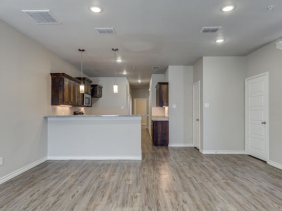3rd image of 3404 25th St