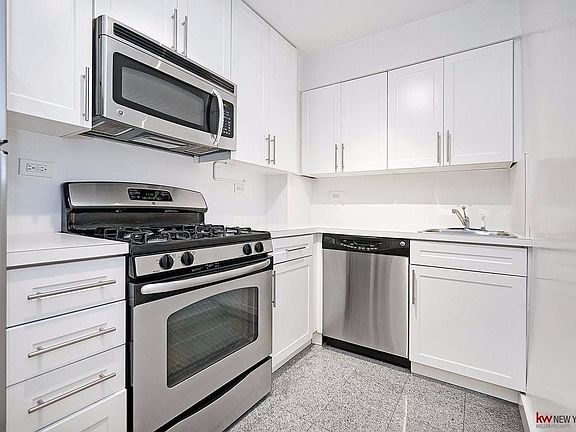 4th image of 528 E 80th St #10G