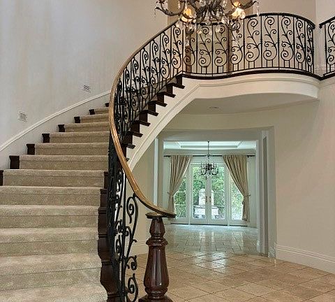 4th image of 32 Gleneagles Dr
