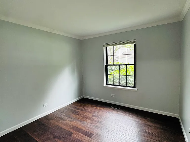 Sandhurst Ct — Photo 11