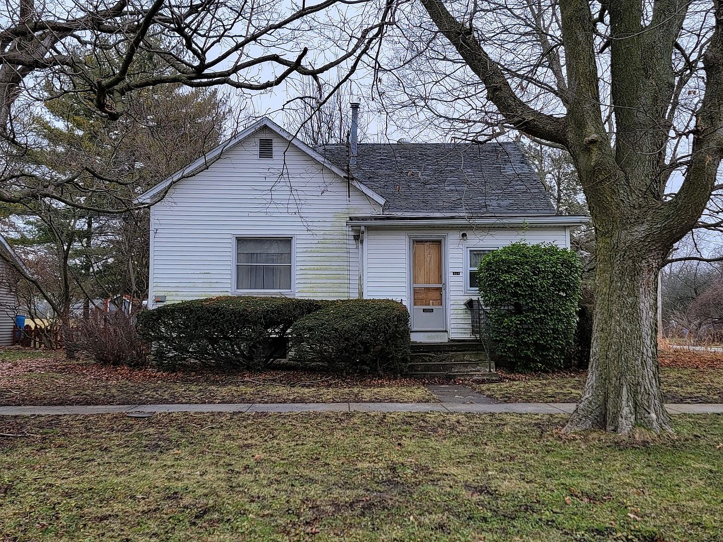 664 S Piatt St, Bement, IL 61813 Zillow