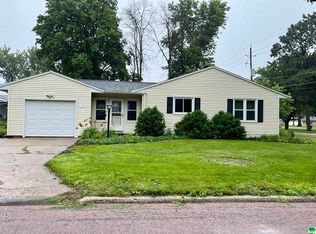 128 Wilson Ave, Cherokee, IA 51012