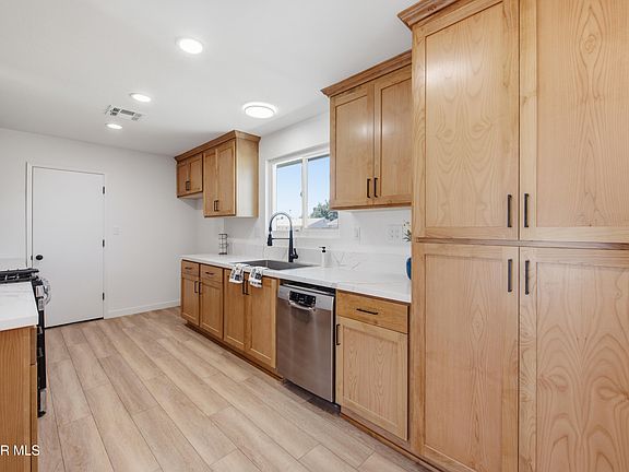 5th image of 1634 Arcane St