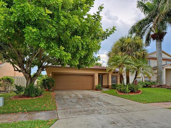 3rd image of 6244 Lansdowne Cir
