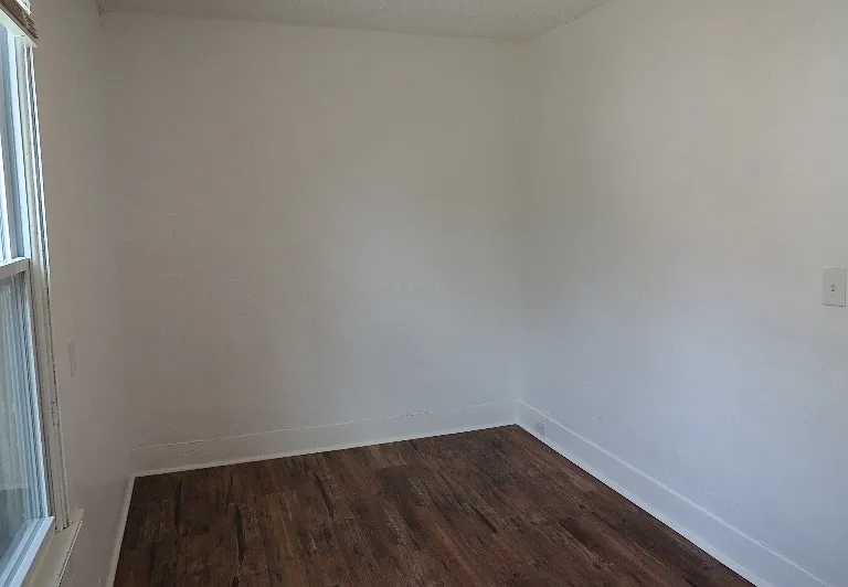 203 S Maple St — Photo 11