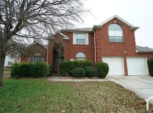 311 Fort Edward Dr, Arlington, TX 76002