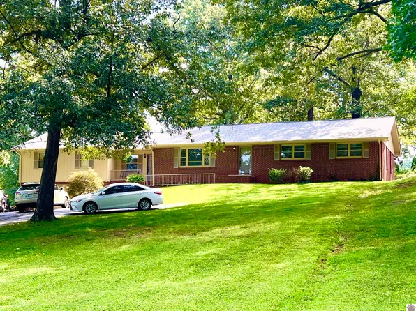 101 Court Dr, Benton, KY 42025