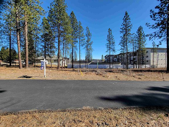 3rd image of 1516 E Center Rd