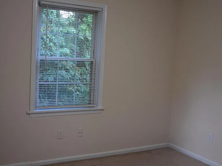 2057 38th St SE #301 — Photo 37