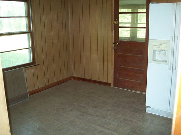 Kitchen eating area
