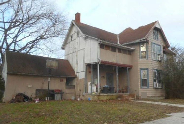 2nd image of 10 E Elizabeth St