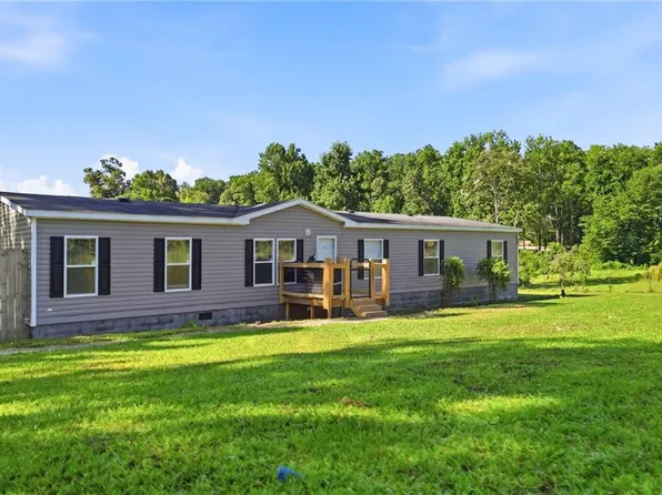 945 Cape Trl, Talking Rock, GA 30175