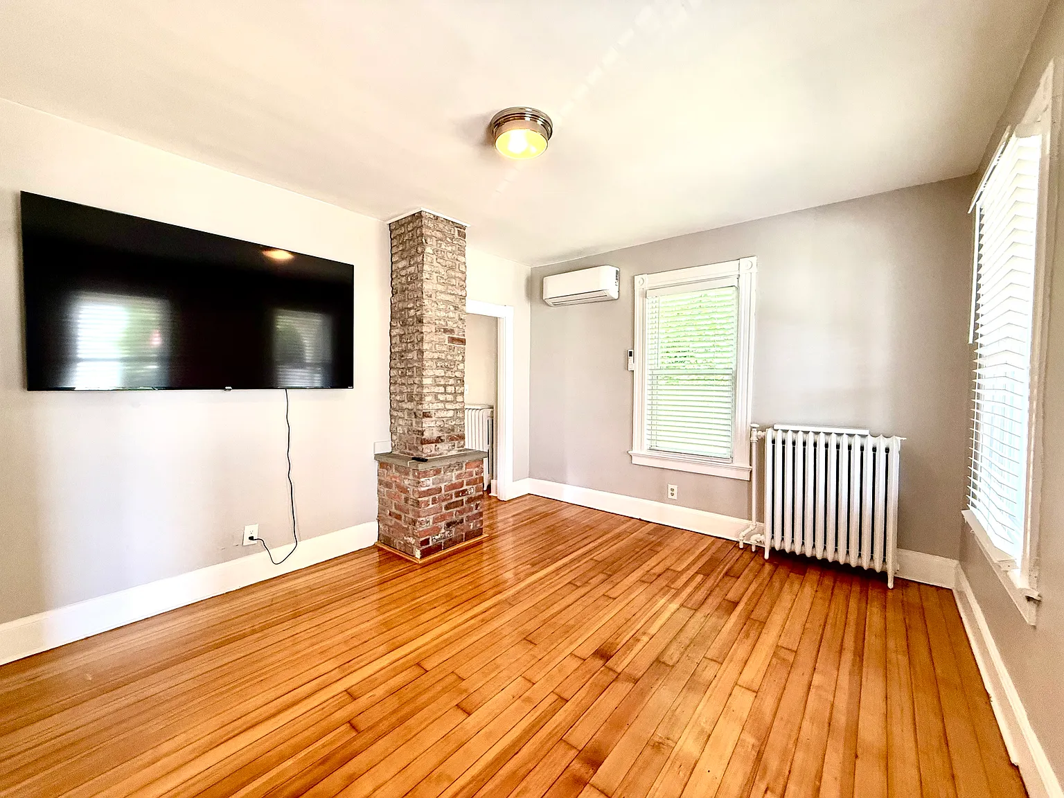 4 bed, 1176 sqft, $4,500 — Photo 4