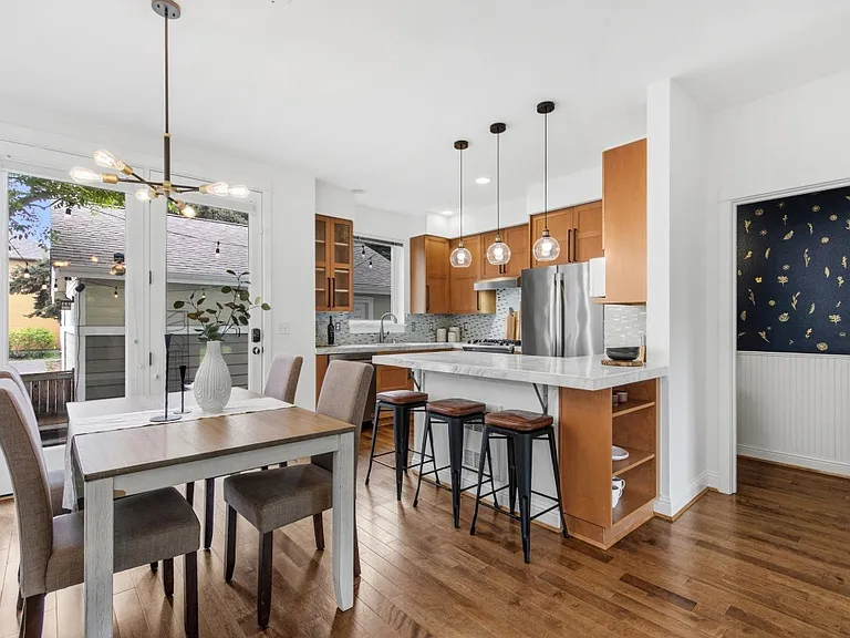 Open concept kitchen & dining (main floor)