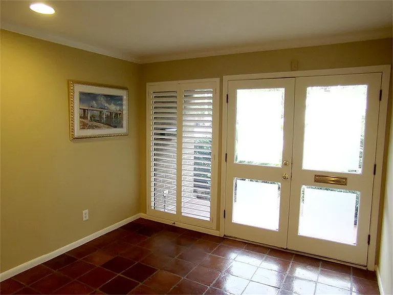 2349 Albans Rd — Photo 3