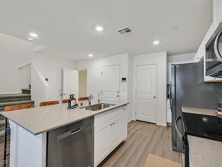 1906 Arietta Vista St — Photo 8