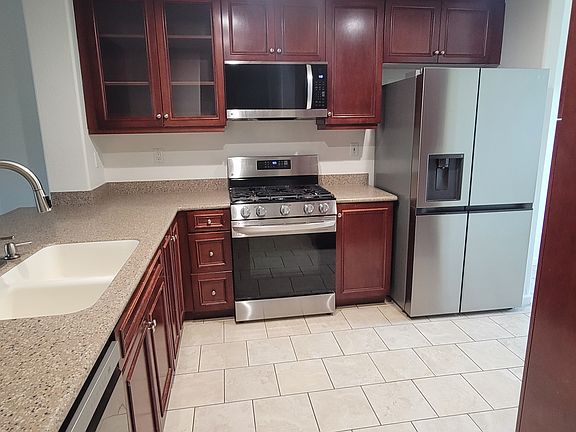 2nd image of 10240 Daybreak Ln Unit 5