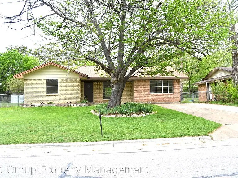 1618 Harley Dr — Photo 1