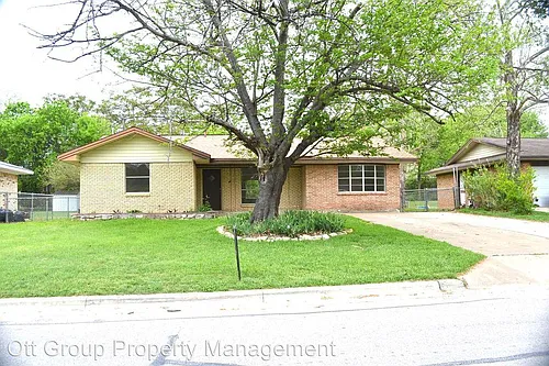 1618 Harley Dr Photo 1