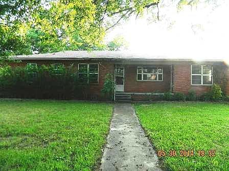 2nd image of 1013 N Saline St