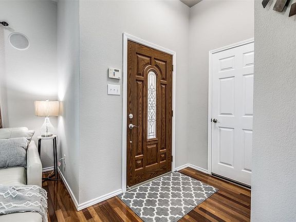 3rd image of 341 Shadow Grass Ave