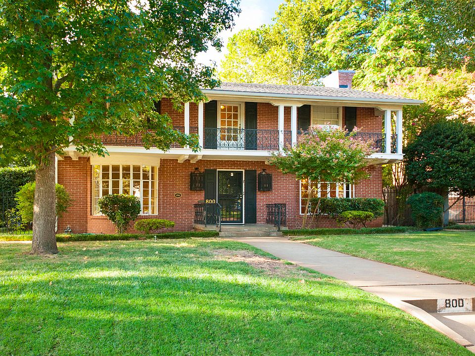 800 NW 38th St Front View