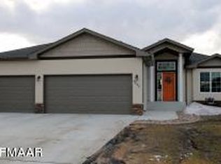 3020 Katherine Dr E, West Fargo, ND 58078