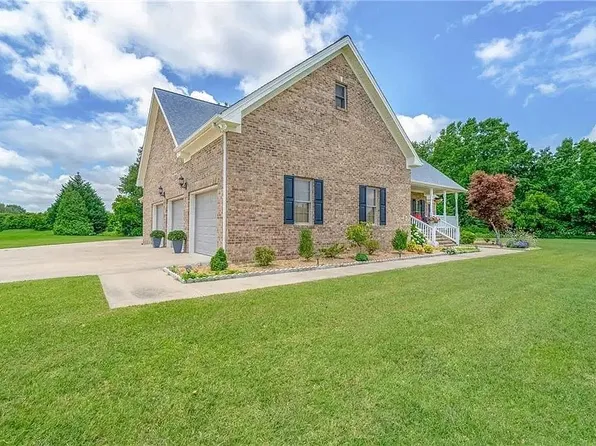 103 Eyrie Ln, Elizabeth City, NC 27909