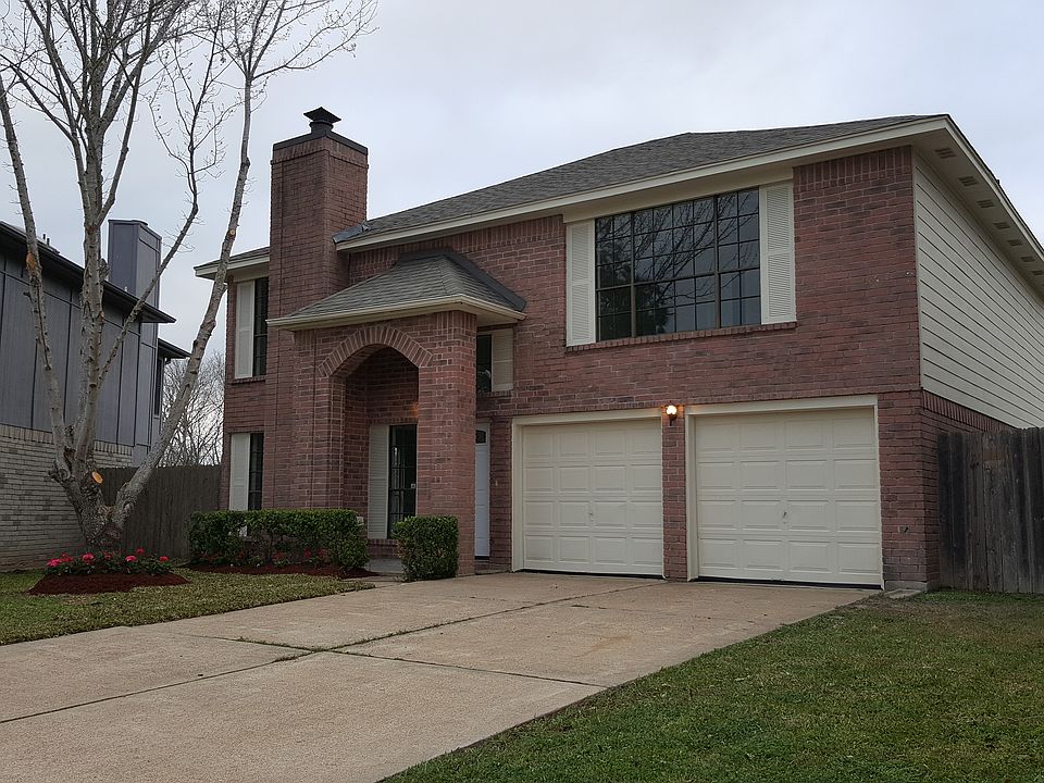 1st image of 1932 Woodland Hills Dr
