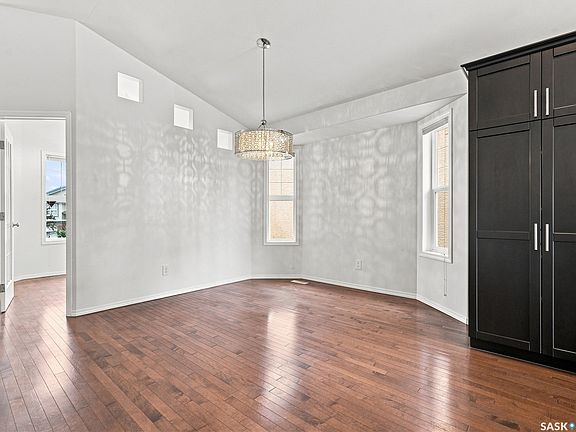 5th image of 139 Brainerd Crescent