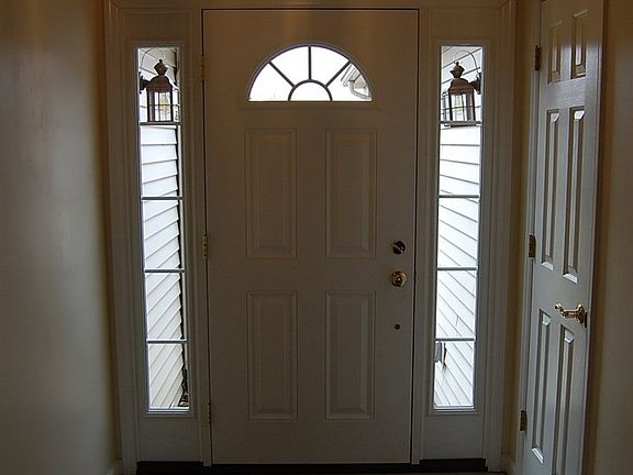 3rd image of 2916 Wellington Ct