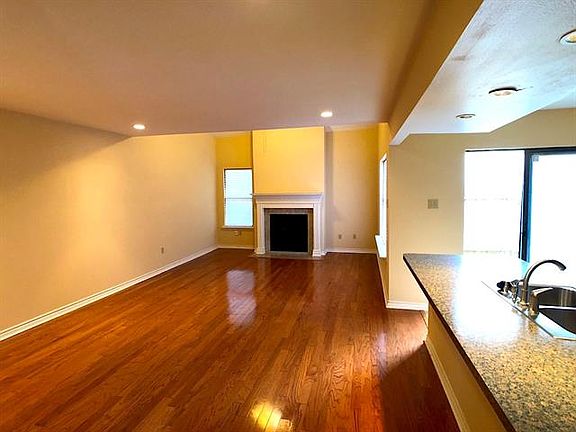 2nd image of 1500 W Esplanade Ave APT 24C