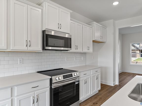 4th image of 146 Rose Valley Dr
