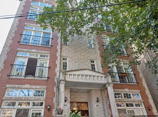 911 W Altgeld St, Chicago, IL 60614