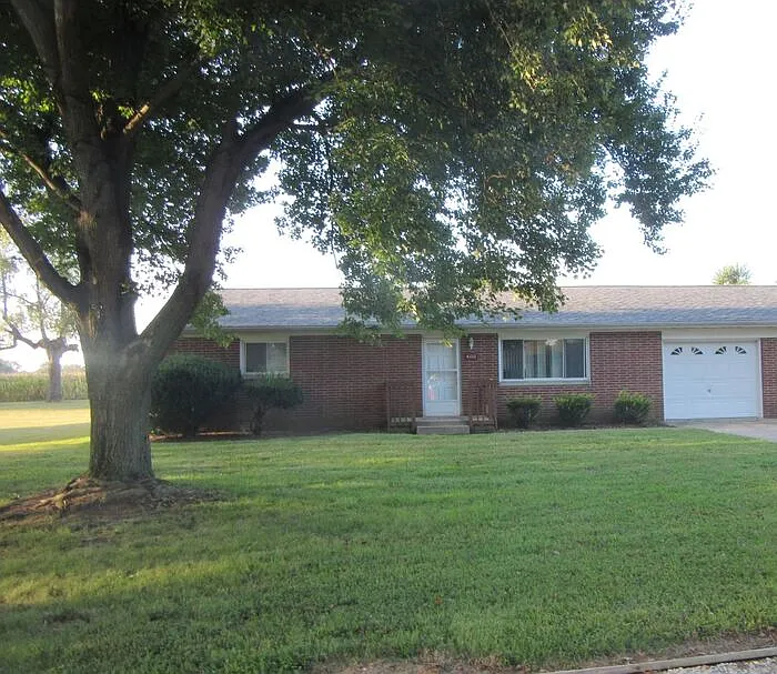 2 bed, 1.5 bath, 1008 sqft, $1,000 — Photo 1
