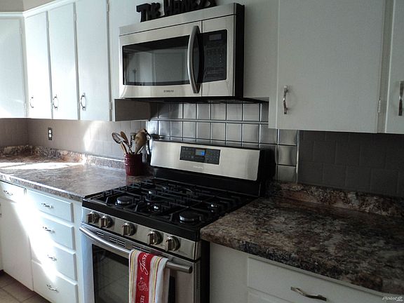 Alt View of Kitchen