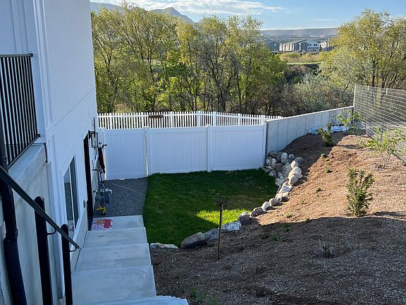 2nd image of 15093 S Bridlewood Dr