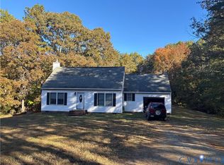 2001 S Waterside Dr, Lanexa, VA 23089