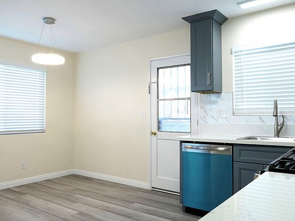 Kitchen & dining room