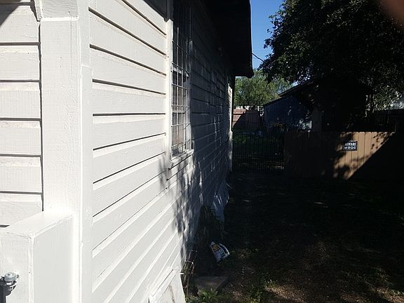 3rd image of 512 E Huisache Ave