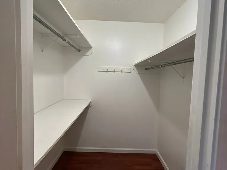 1310 Crowndale Dr — Photo 11