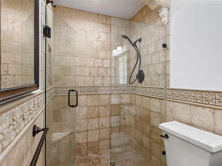 9030 SW 184th Ter — Photo 26