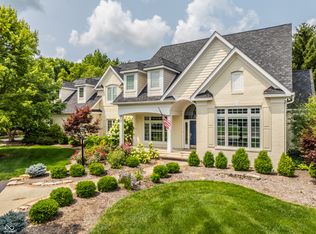 2 Stone Wall Ln, Zionsville, IN 46077