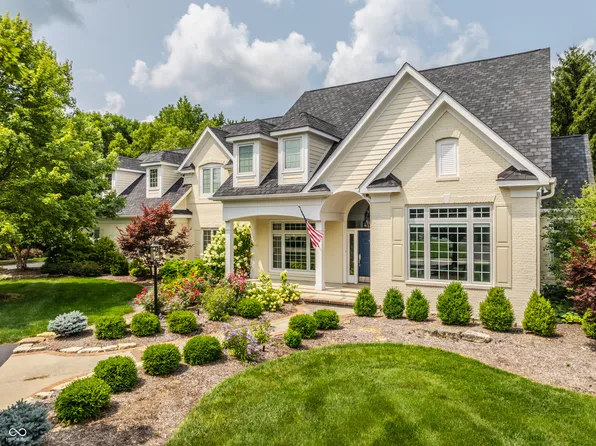 2 Stone Wall Ln, Zionsville, IN 46077