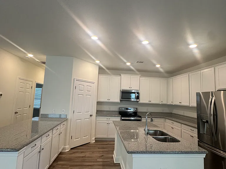 4725 Majestic Palm St — Photo 14