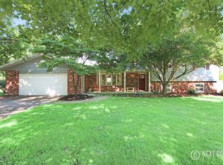 5968 Clearbrook Dr, Stevensville, MI 49127