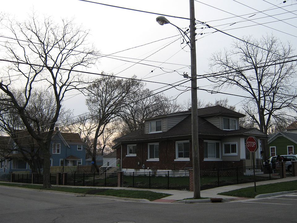2nd image of 500 Brook St